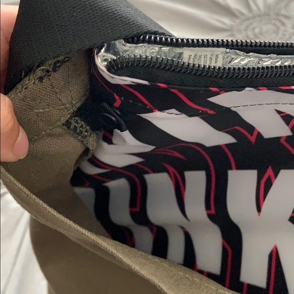 PINK Cooler Bag - Picture 4 of 7